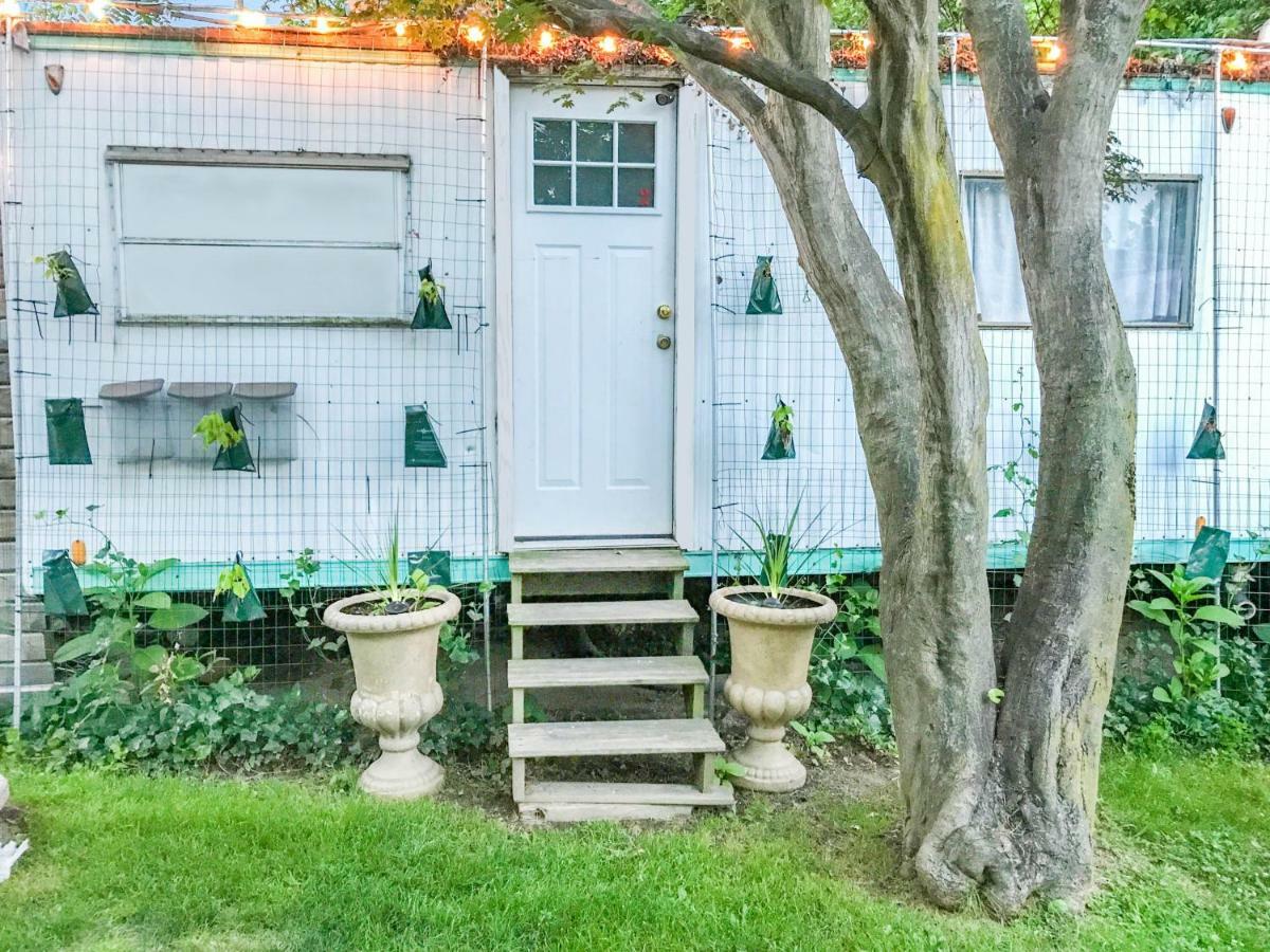 Co-Ed Dorm With Fantastic Patio! Leilighet Ewing Eksteriør bilde